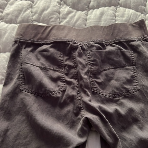 Size Medium gray pants by Wearables - Picture 3 of 6